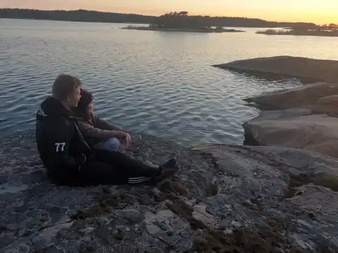 Kuva Veerasta ja Sakusta Södössä.